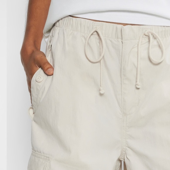 Aritzia TNA Squad Pocket Parachute Pant - Picture 3 of 4